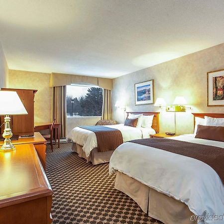 Hotel Universel Монреаль Экстерьер фото