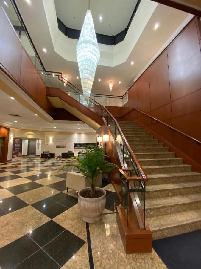 Hotel Universel Монреаль Экстерьер фото
